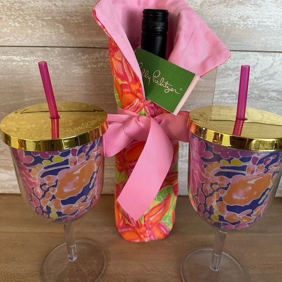 Lilly Pulitzer Other - 2 Lilly Pulitzer Sip Sip cups Acrylic Pool wine glass set and cotton wine bag